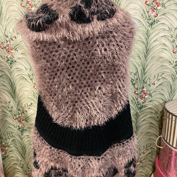 Gorgeous thick faux-hair poncho - Picture 2 of 3